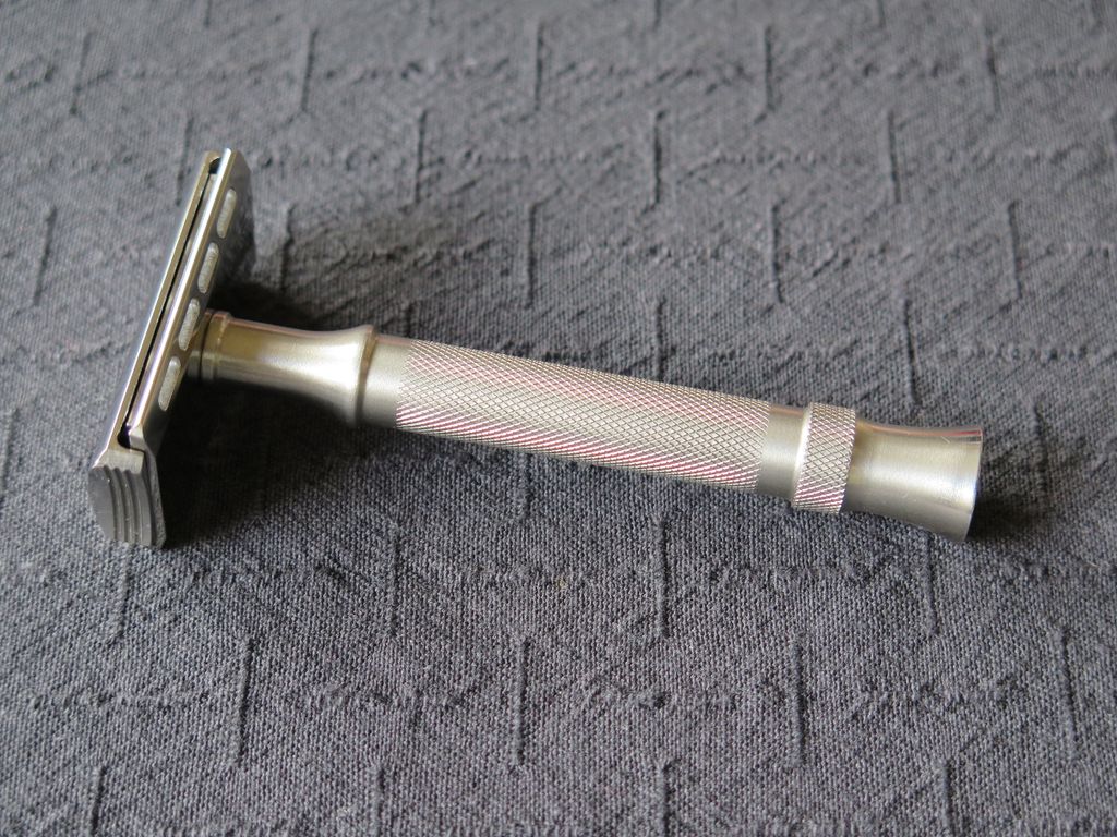 razor_zpsbgdc5zmf.jpg