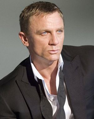 Daniel_Craig-1-Quantum_of_Solace-James_Bond.jpg