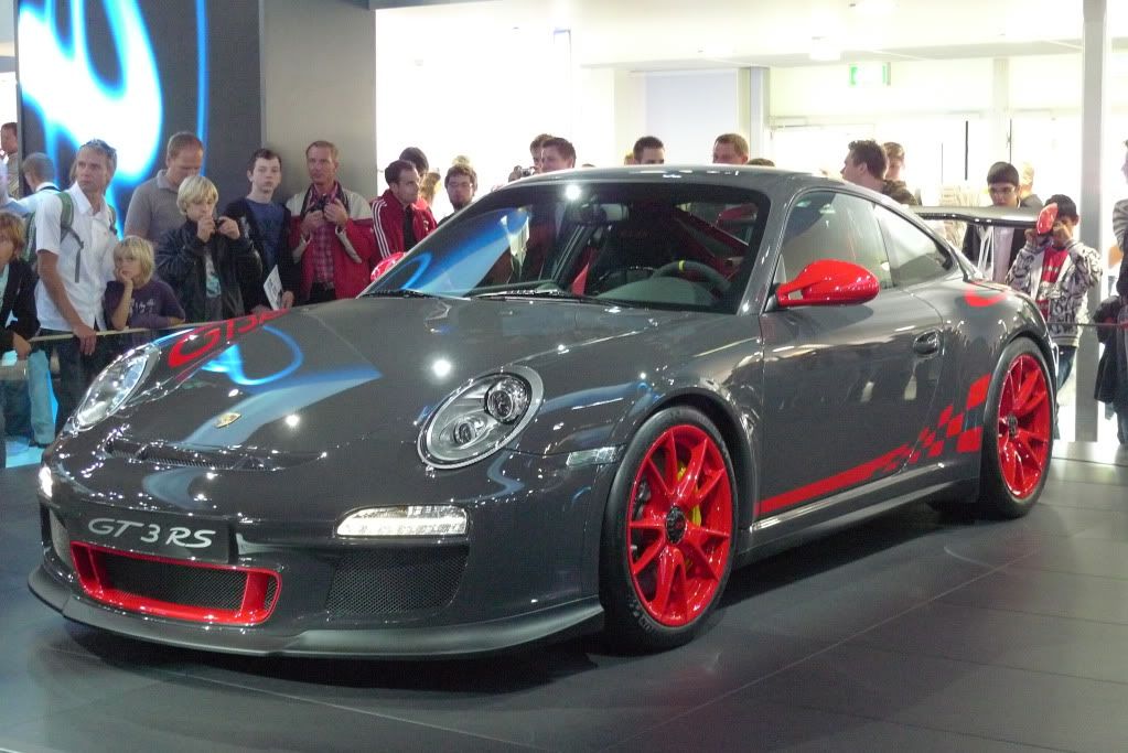 2010_Black_and_Red_Porsche_997_GT3_RS_IAA_2009.jpg