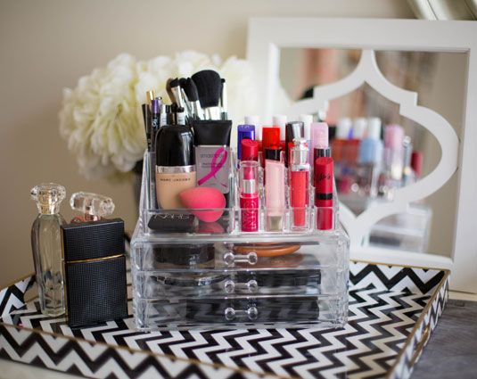  photo 16Arrangeyourmakeupinlucitedeskorganizerssoyoucanseeeverythingthatsstowedaway_zps5c5e59d8.jpg