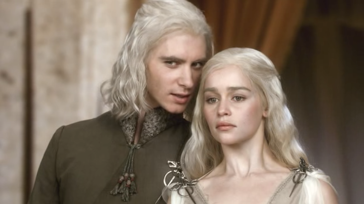  photo Harry Lloyd and Emilia Clarke as Viserys and Daenerys Targaryen on Game of Thrones S01E01_zpsmxhkh1wl.png